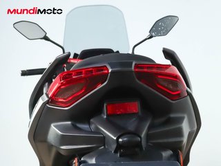YAMAHA X-MAX 125