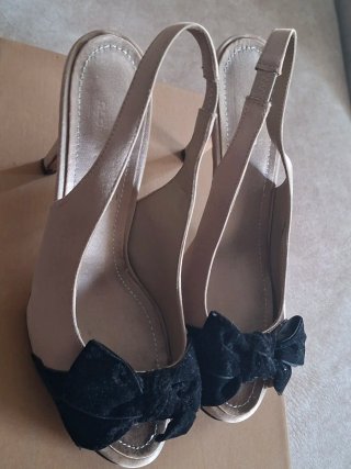 Zapatos tacón destalonados Gloria Ortiz T36