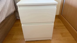 Juego 2 mesitas de noche blancas