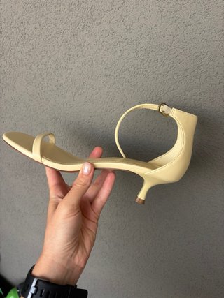 Sandalias Mango Talla 37     color mantequilla.