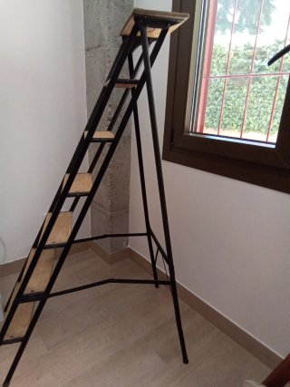 Escalera antigua francesa metal y madera