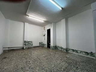 Local comercial en alquiler en Riera Alta - Llatí en Santa Coloma de Gramanet