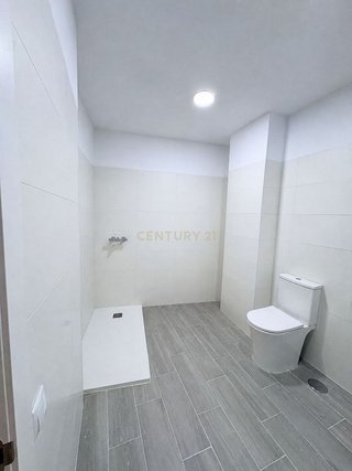 Local comercial en alquiler en San Cristóbal de La Laguna - La Vega - San Lázaro en San Cristóbal de La Laguna