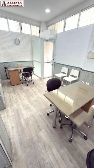 Local comercial en alquiler en La Unión - Cruz de Humilladero - Los Tilos en Málaga