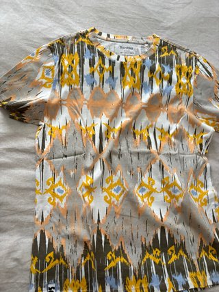Camiseta Bershka multicolor talla S