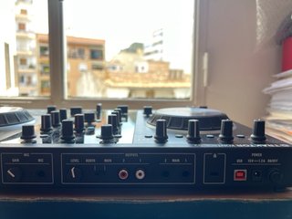 Mesa DJ Traktor Kontrol S2