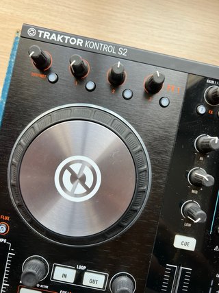 Mesa DJ Traktor Kontrol S2