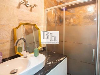 Piso en venta en La Goleta - San Felipe Neri en Málaga