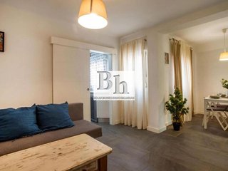 Piso en venta en La Goleta - San Felipe Neri en Málaga