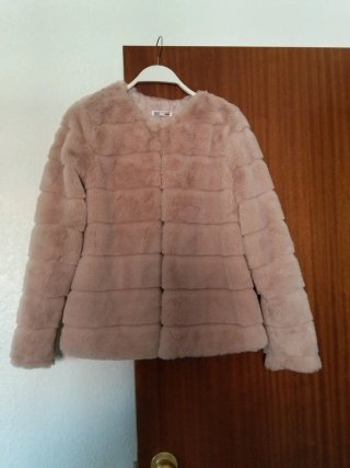 Chaqueta de pelo rosa nude