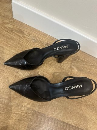 Zapatos Mango Tacón Ancho Punta. Talla 39.