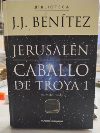 Varios libros de  J.J. Benítez