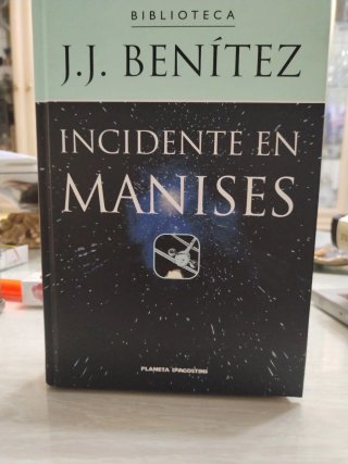 Varios libros de  J.J. Benítez