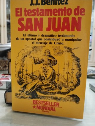 Varios libros de  J.J. Benítez