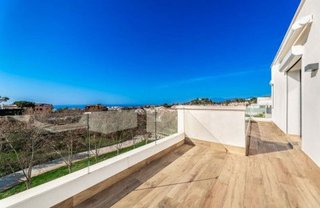Dúplex en alquiler en Las Cancelas - Valdeolletas en Marbella