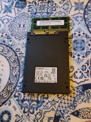 SSD Kingston 128GB + 4GB RAM