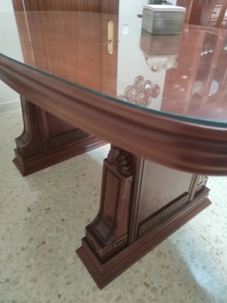 Mesa de madera extensible con cristal
