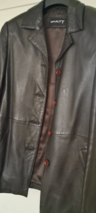 Chaqueta de piel Simplicity marrón