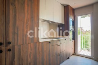 Piso en venta en Valdeacederas en Madrid