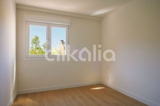 Piso en venta en Valdeacederas en Madrid