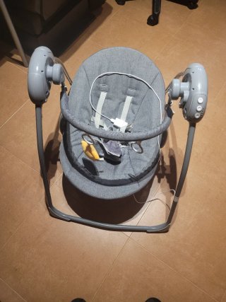 Silla mecedora hamaca bebé.