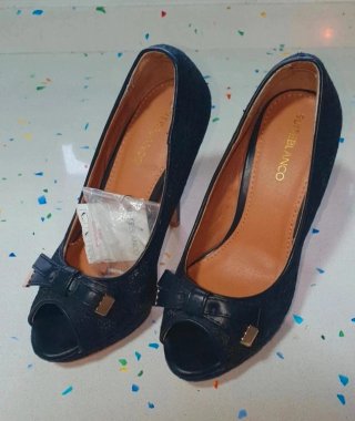 Zapatos de tacón negros talla 35