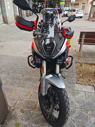 QJ Motor SRT 600SX Adventure Roja/Plata