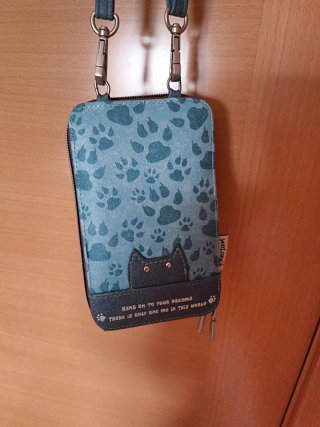 Cartera móvil y monedero estampado