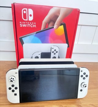 Nintendo Switch OLED Bianca e Nera