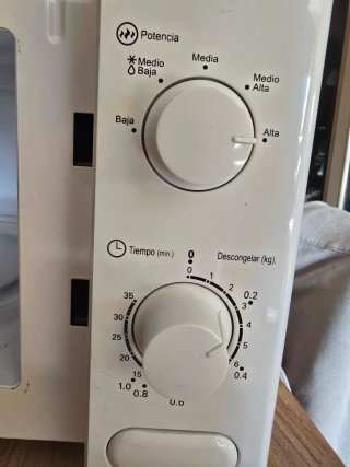 Microondas Tegran Blanco 700W 20L