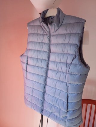 Chaquetón sin manga celeste talla XL,44 a 48.