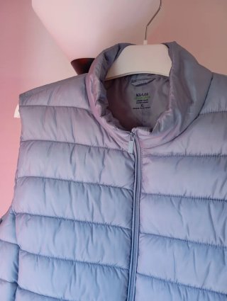 Chaquetón sin manga celeste talla XL,44 a 48.