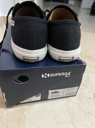 Zapatillas Superga Negras y Blancas