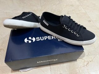 Zapatillas Superga Negras y Blancas