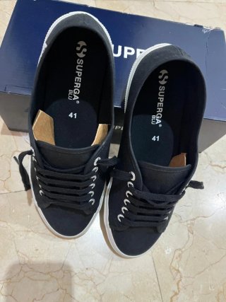 Zapatillas Superga Negras y Blancas