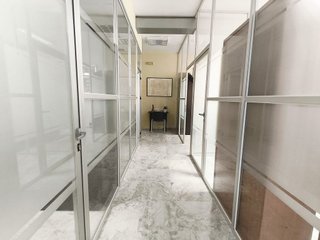 Oficina en alquiler en La Buhaira en Sevilla