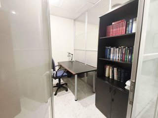 Oficina en alquiler en La Buhaira en Sevilla