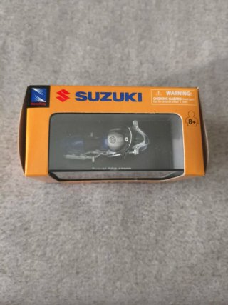 Suzuki Moto 1:32  Die-Cast
