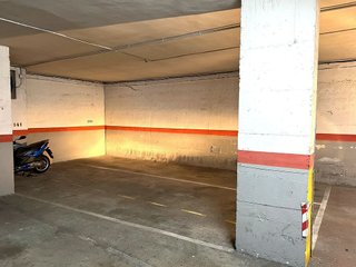 Garaje en venta en Pubilla Cases en Hospitalet de Llobregat, L´