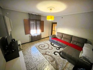 Chalet en venta en Utebo