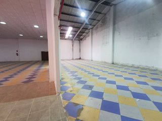 Nave industrial en venta en Palacio de Congresos - Urbadiez - Entrepuentes en Sevilla