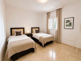 Piso en alquiler en Los Naranjos - Las Brisas en Marbella