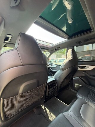 AUDI Q8 60 TFSIe Black Line plus quattro trip