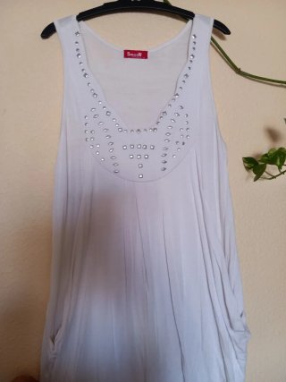 Talla 42 XL Vestido blanco tachuelas plateadas