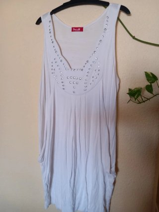Talla 42 XL Vestido blanco tachuelas plateadas