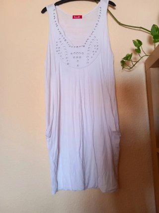 Talla 42 XL Vestido blanco tachuelas plateadas