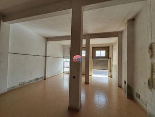Local comercial en venta en Avda. de Abril. - 9 de octubre en Sagunto