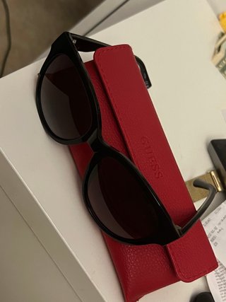 Gafas de sol Guess negras
