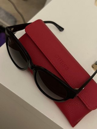 Gafas de sol Guess negras