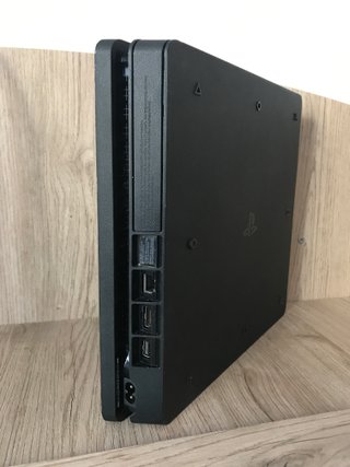 Consola Sony PS4 Slim Negra